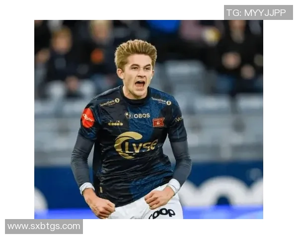 微胖足球明星的魅力与实力揭秘他们在赛场上的表现让人刮目相看